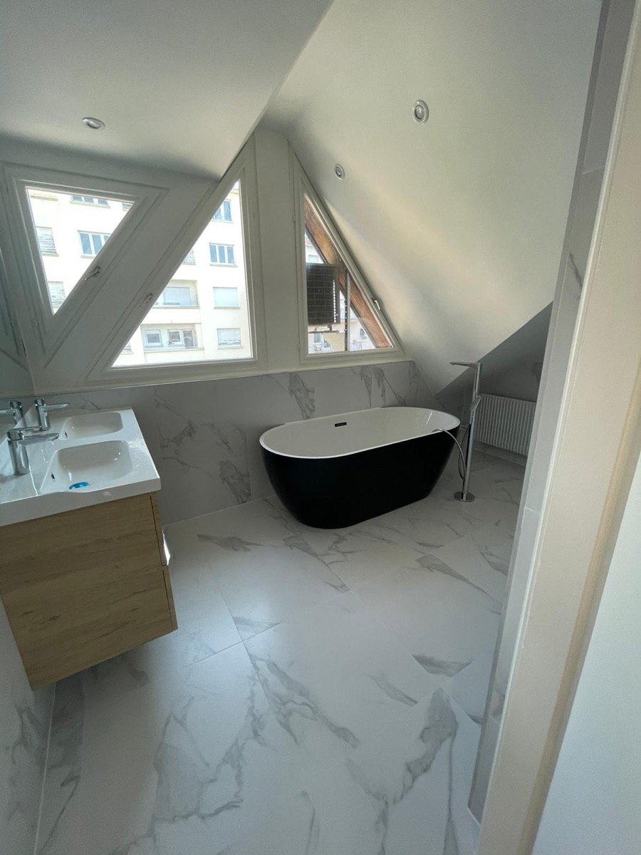 Carrelage mural salle de bain — Bativium Strasbourg